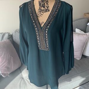 NWOT Venus hunter green cold shoulder blouse.